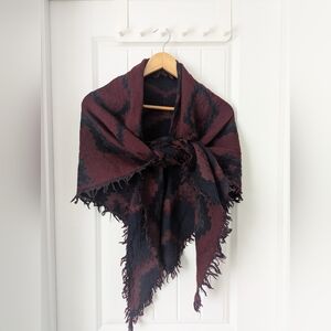 Aritzia Wilfred Triangle Wool Scarf Burgundy & Navy